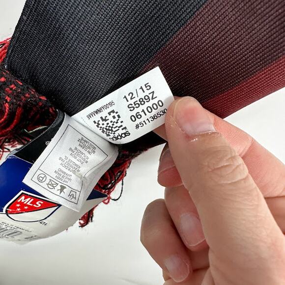 Portland Timbers Scarf Soccer Adidas Red and Black NWT - Picture 5 of 5